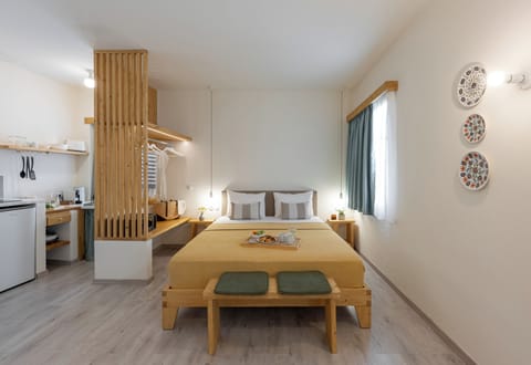 Deluxe Studio, Balcony, City View | Egyptian cotton sheets, premium bedding, Tempur-Pedic beds, in-room safe
