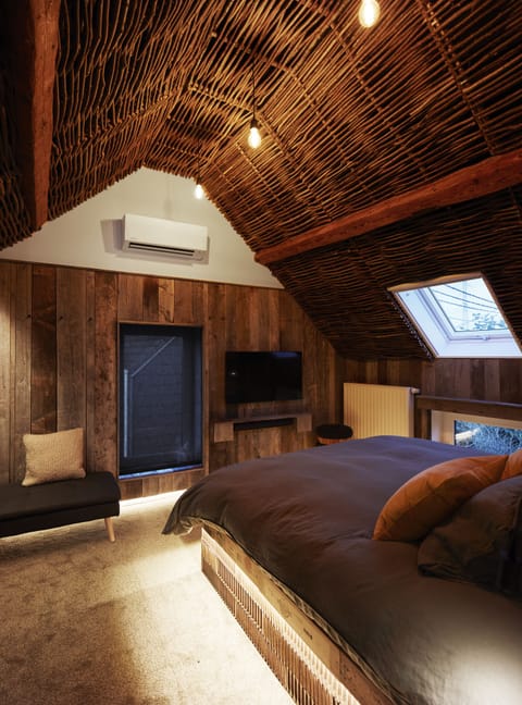 Luxury Double Room | Hypo-allergenic bedding, down comforters, individually decorated