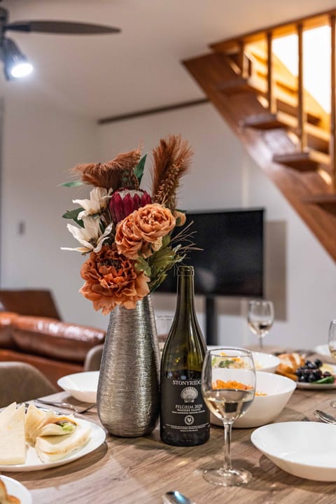 Deluxe House | In-room dining