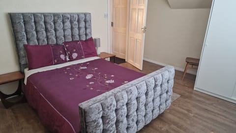 House | 3 bedrooms, iron/ironing board, free WiFi, bed sheets