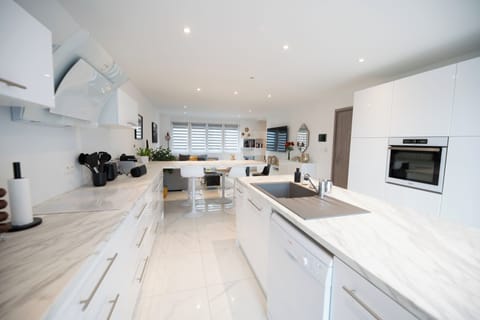 City House | Private kitchen | Oven, stovetop, dishwasher, espresso maker