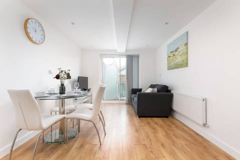 Apartment, 3 Bedrooms | Room amenity