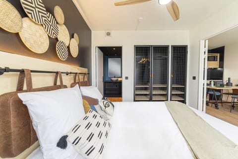 Standard Apartment | Individually decorated, individually furnished, desk, laptop workspace
