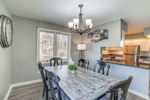 House (4 Bedrooms) | Interior