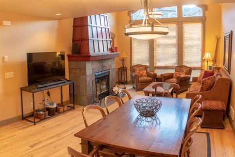 Condo, 3 Bedrooms | Dining