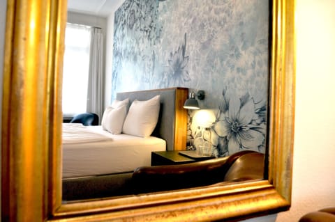 Double Room with Loggia and Private Bathroom | Individually decorated, individually furnished, free WiFi, bed sheets