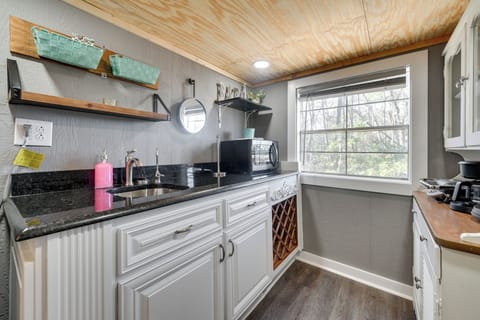 Apartment (0 Bedroom) | Interior