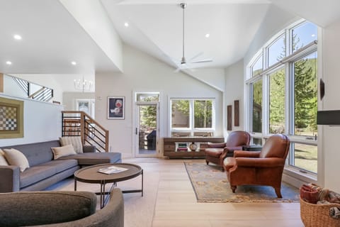 Townhome, 5 Bedrooms | Living area | Smart TV