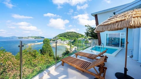 Room (Pool Villa)