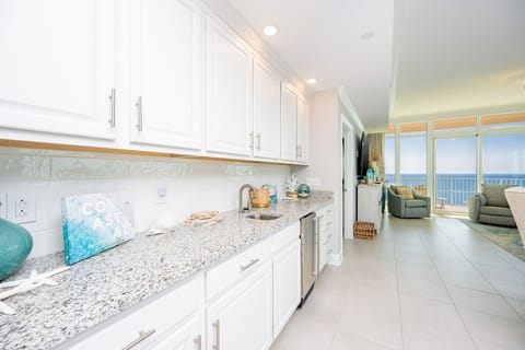 Condo, 4 Bedrooms | Interior