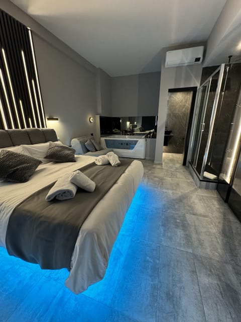 Luxury Room | Desk, free WiFi