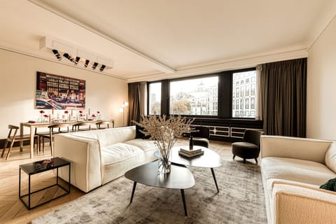 Premium Apartment | Living area | 100-cm Smart TV with cable channels, fireplace, Netflix