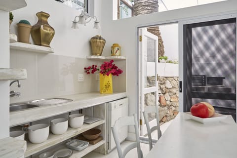 Self-catering unit | In-room dining