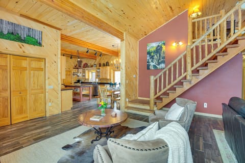 House (4 Bedrooms) | Interior