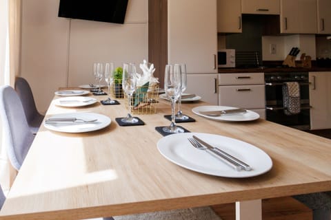 Apartment, Smoking | 4 bedrooms