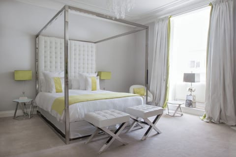 Junior Room, Courtyard View | 1 bedroom, premium bedding, minibar, in-room safe