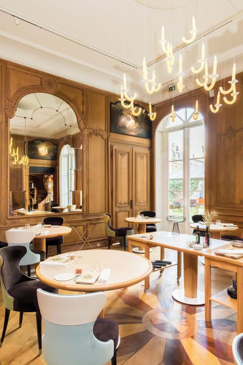 Lunch and dinner served, local cuisine