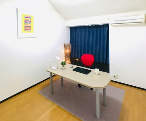 Single Room | Blackout drapes, free WiFi, bed sheets