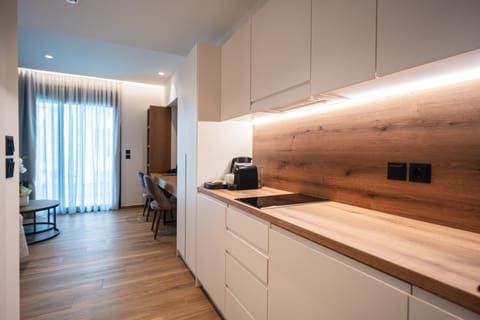 Standard Double Room, Accessible, Non Smoking | In-room safe, desk, laptop workspace, blackout drapes