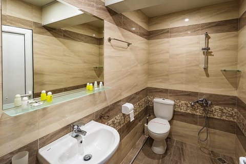 Traditional Studio | Desk, soundproofing, iron/ironing board, free WiFi