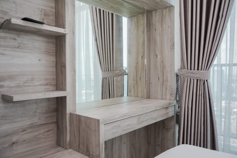 Studio | Desk