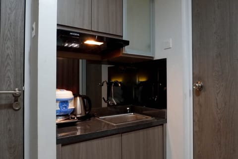 Studio | Private kitchen | Fridge, stovetop, rice cooker