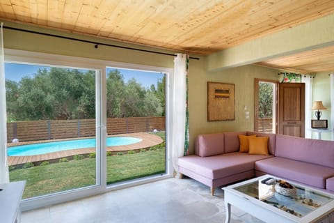 House | 3 bedrooms, desk, soundproofing
