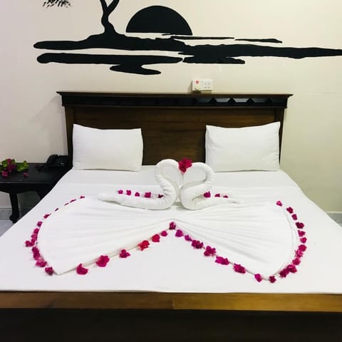 Deluxe Double or Twin Room | Desk, iron/ironing board, free WiFi