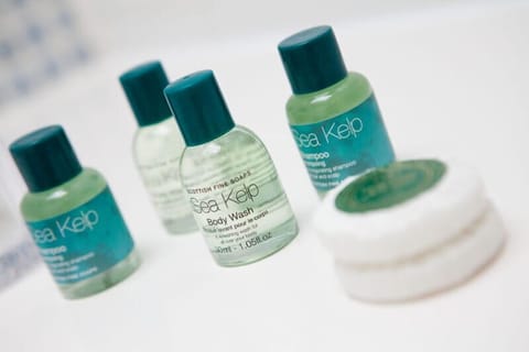 Standard Single Room, 1 Double Bed | Bathroom amenities | Shower, free toiletries, hair dryer, towels