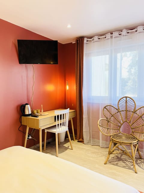 Comfort Double Room, Park View | Individually decorated, individually furnished, desk, soundproofing