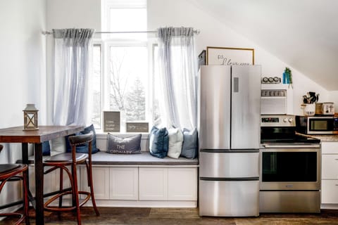 Condo, 1 Queen Bed, Kitchen, Garden View (The Hideaway at Hayloft Lodge) | Private kitchen | Fridge, microwave, oven, stovetop