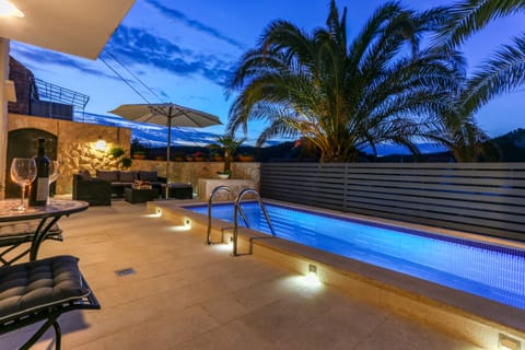 Pool in the City Centre | 1 bedroom, hypo-allergenic bedding, in-room safe, blackout drapes