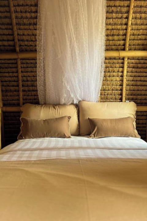 Double Room, Garden View | Desk, bed sheets