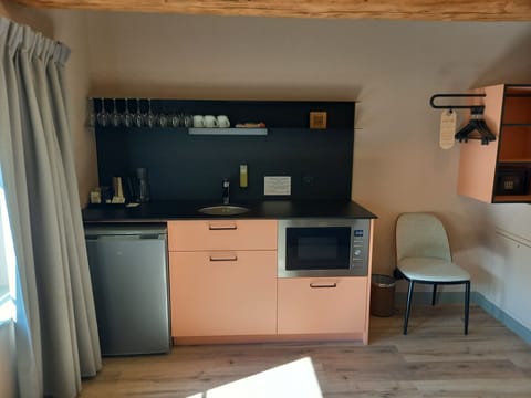 Basic Studio | Private kitchen | Electric kettle