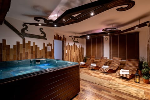 Sauna, hot tub, steam room, massages