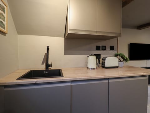 Fridge, dishwasher, electric kettle, toaster