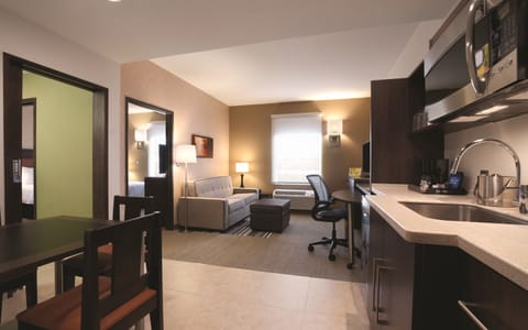 Suite, 1 Bedroom | In-room safe, desk, laptop workspace, blackout drapes