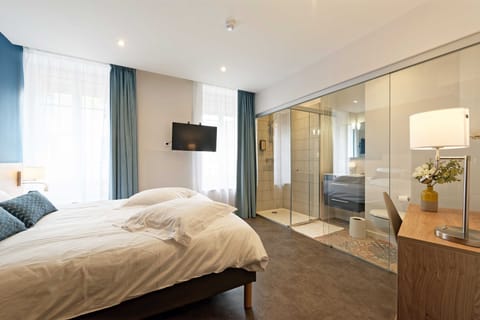 Superior Double Room | Desk, laptop workspace, soundproofing, free WiFi