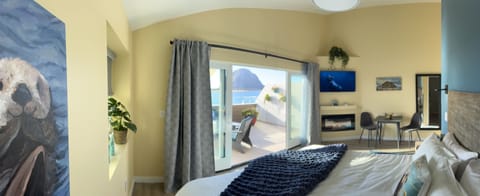 Panoramic Room, 1 King Bed, Fireplace, Ocean View | Premium bedding, down comforters, memory foam beds