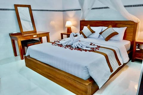 Deluxe Studio | Desk, free WiFi, bed sheets
