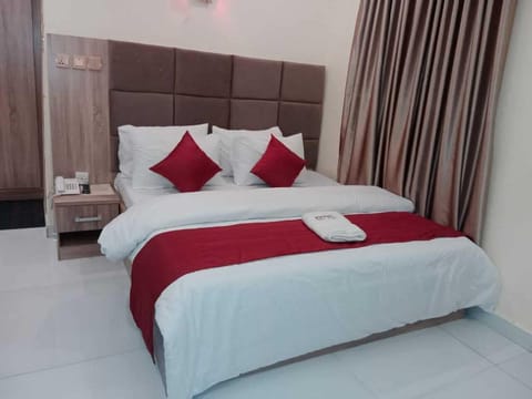 Business Apartment | 1 bedroom, desk, laptop workspace, free WiFi