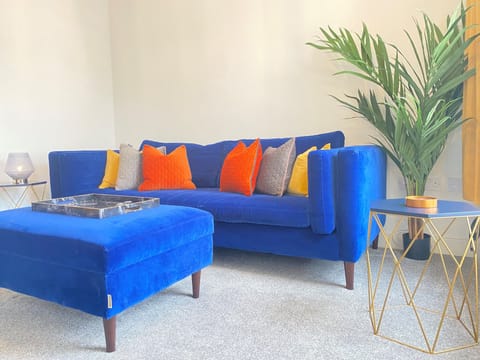 Classic Apartment | 4 bedrooms, iron/ironing board, free WiFi