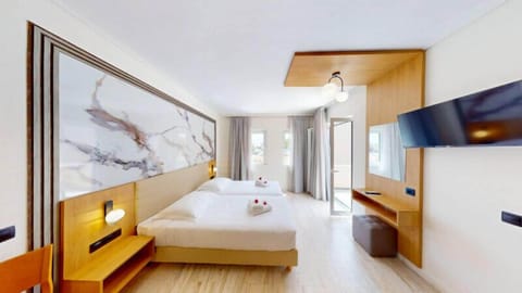 In-room safe, blackout drapes, soundproofing, free WiFi