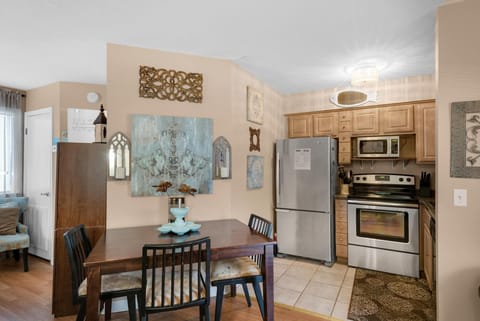 Studio, 1 King Bed (Sandcastle Villas #24) | Private kitchen | Oven, toaster