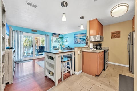 Condo, 1 King Bed with Sofa bed (Nautical Watch D-6) | Private kitchen | Oven, toaster