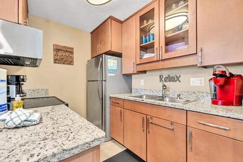 Condo, 1 King Bed with Sofa bed (Nautical Watch D-6) | Private kitchen | Oven, toaster