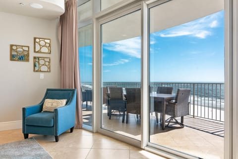 Condo, Multiple Beds (Turquoise C702) | Interior