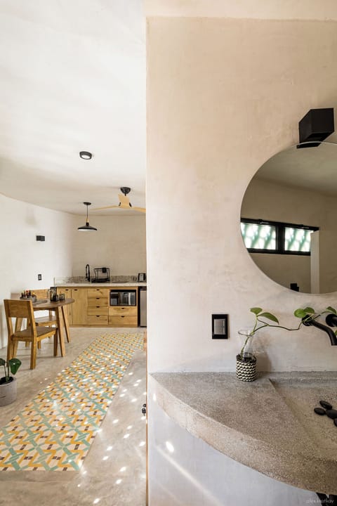 Superior Double Room | Bathroom | Shower, towels