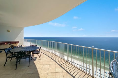 Condo, Multiple Beds (Turquoise C2106) | Outdoor dining