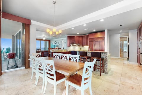 Condo, Multiple Beds (Mediterranean West 301) | Dining